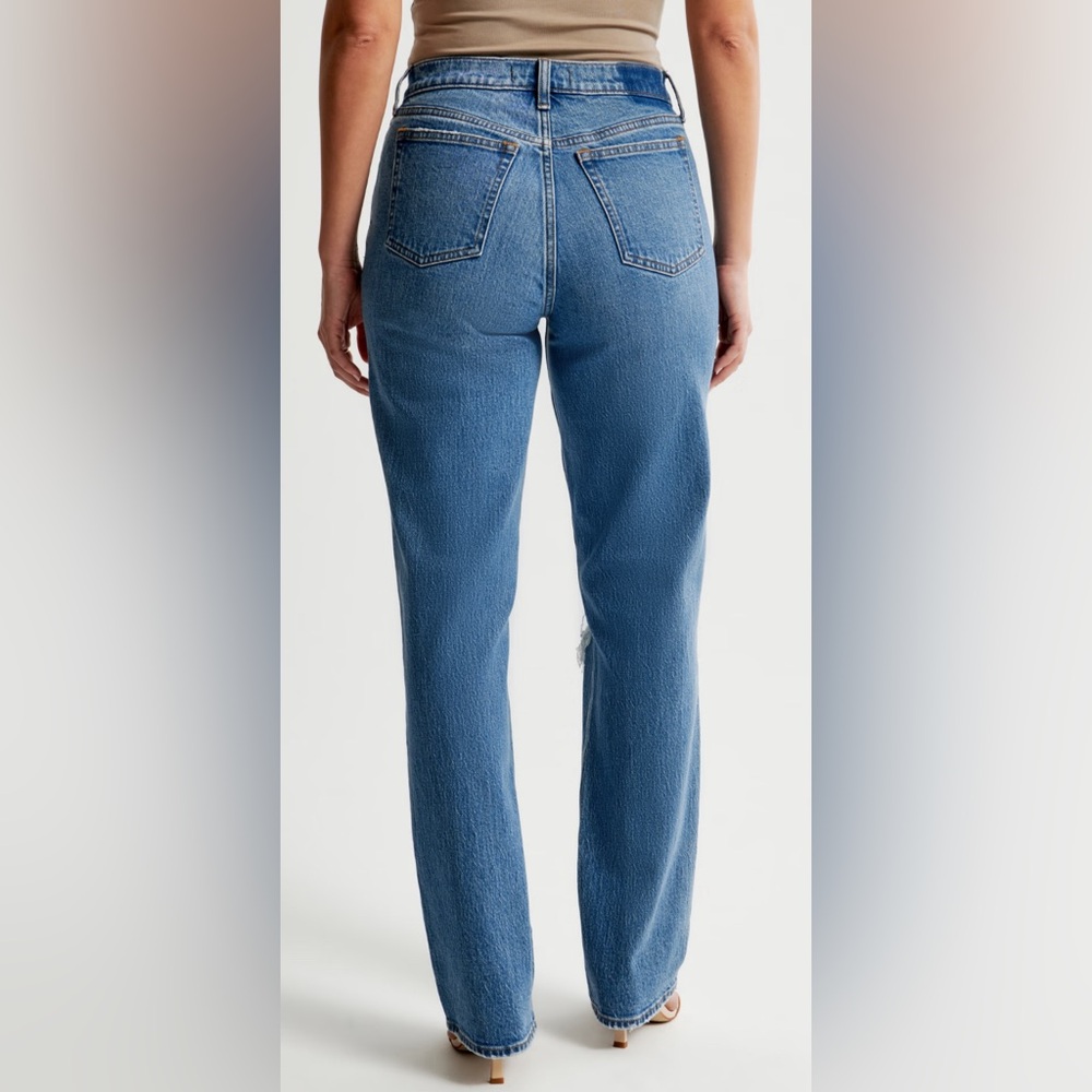 Abercrombie & Fitch 90s slim straight ultra high rise jeans. Women size‎ 27/4